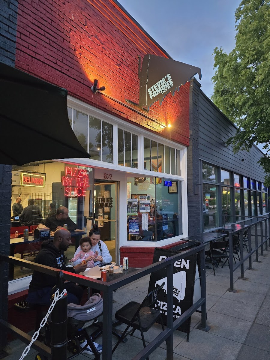 Stevie's Famous Burien